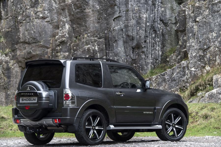  Mitsubishi Shogun SWB Barbarian 2015 года  (фото 4 из 22)